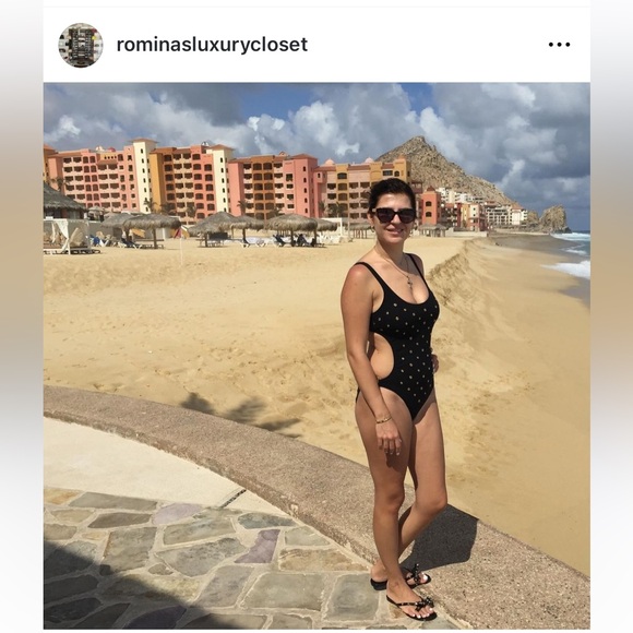 🖤✨ Michael Kors Gorgeous black one piece Swimsuit✨🖤 - Picture 2 of 10